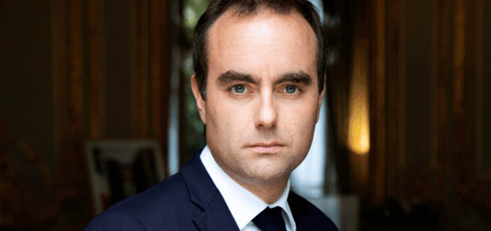 Primeiro-ministro da França renuncia após menos de um mês no cargo