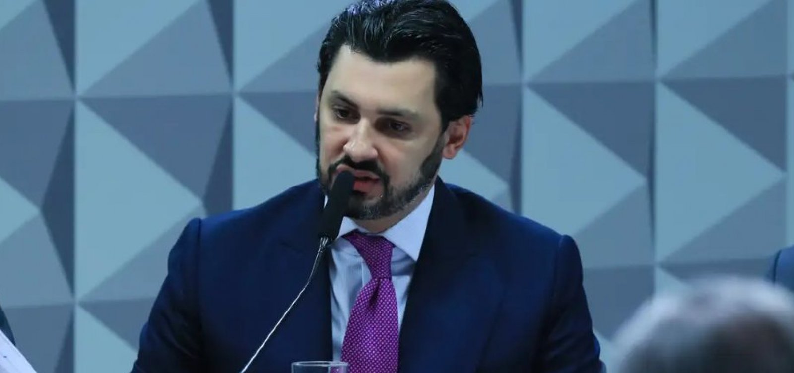 Empresário investigado decide ficar em silêncio na CPMI do INSS