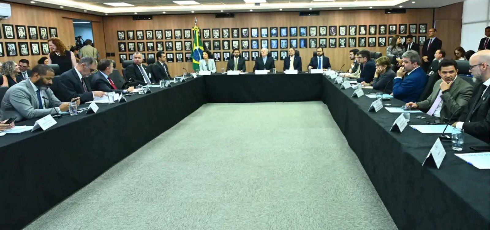 Governo cria comitê para enfrentar crise das bebidas contaminadas por metanol