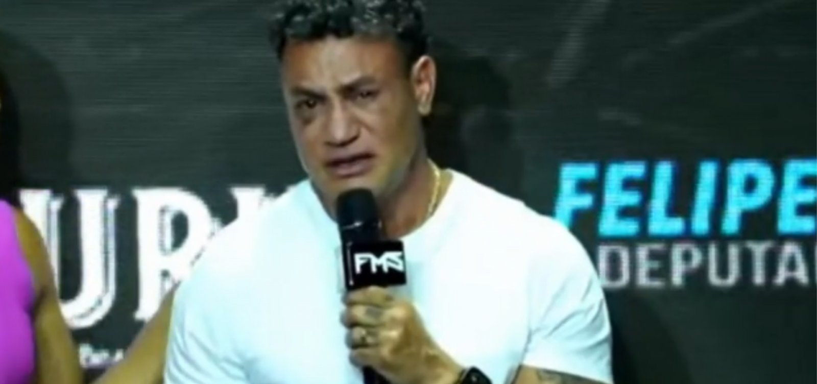 Popó anuncia aposentadoria emocionado: “Não quero mais saber de boxe”