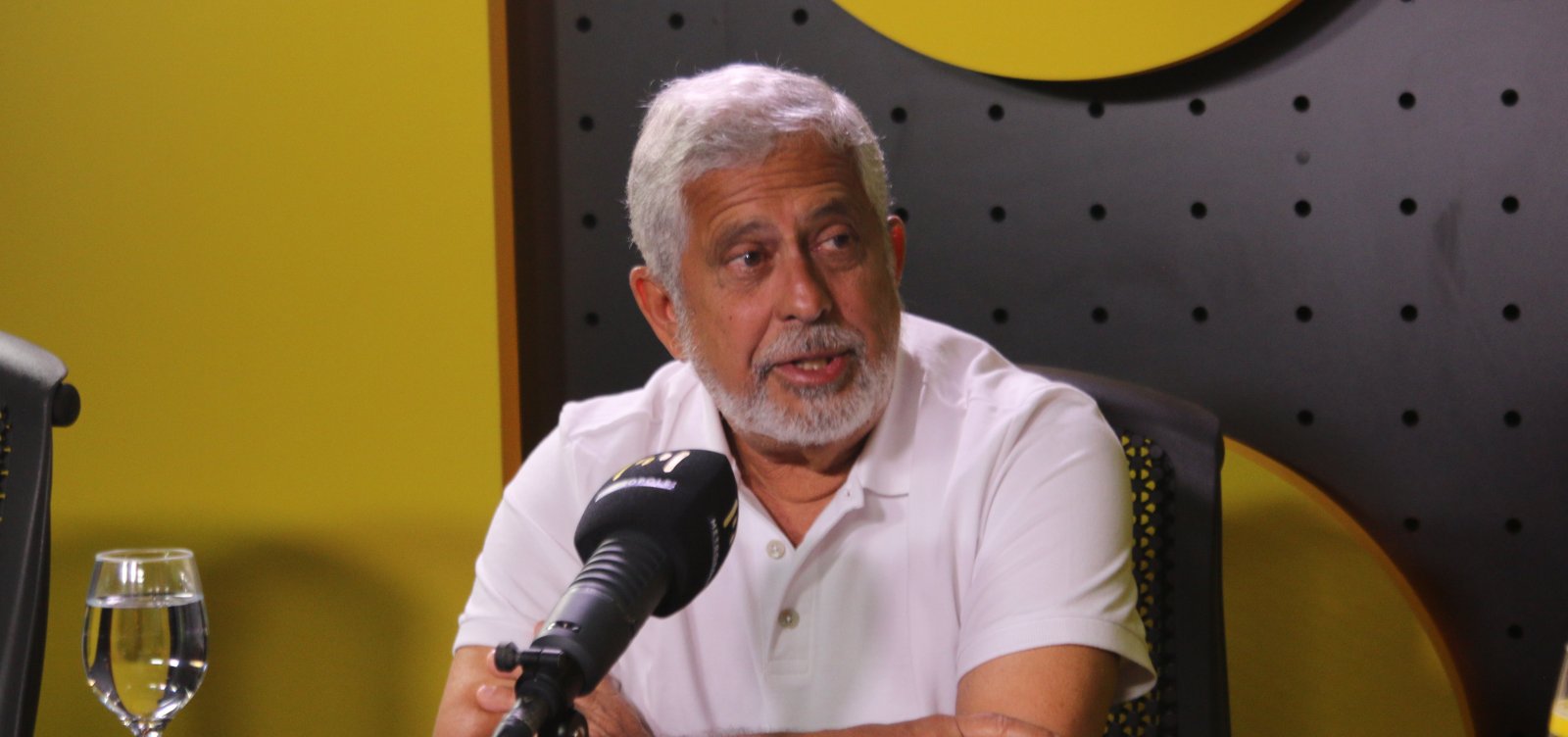 José Raimundo revela surpresa ao ser demitido da televisão; "romperam sem dar nenhuma satisfação"