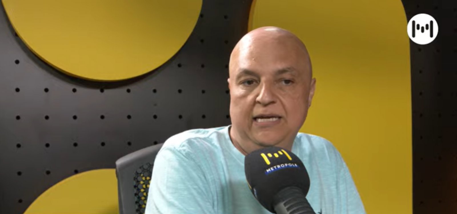 André Henning relembra início da carreira com Mário Kertész e revela que criou estilo “gritado” de narrar