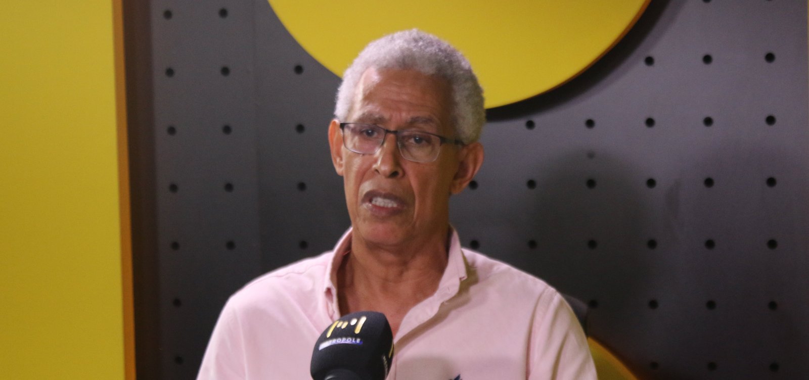 Wilson Gomes analisa autoritarismo e intolerância em novo livro: "Minha preocupação é com a democracia"