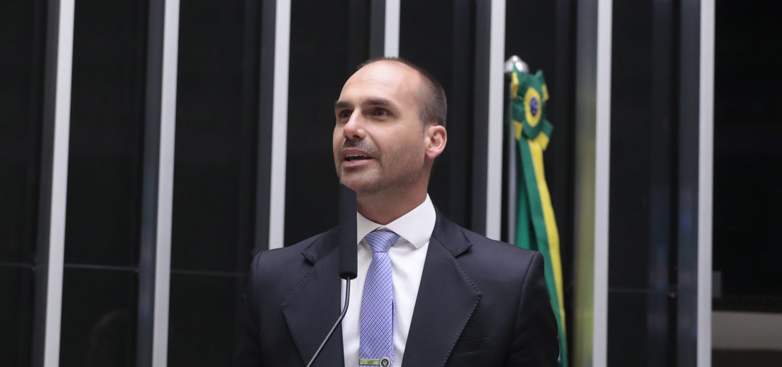 Relator vota pelo arquivamento da cassação de Eduardo Bolsonaro