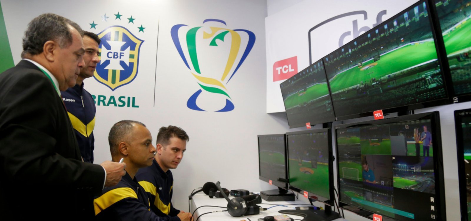 CBF recebe autorização da Fifa para divulgação de áudios do VAR no futebol brasileiro