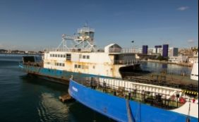 Sistema ferry boat tem movimento tranquilo neste domingo