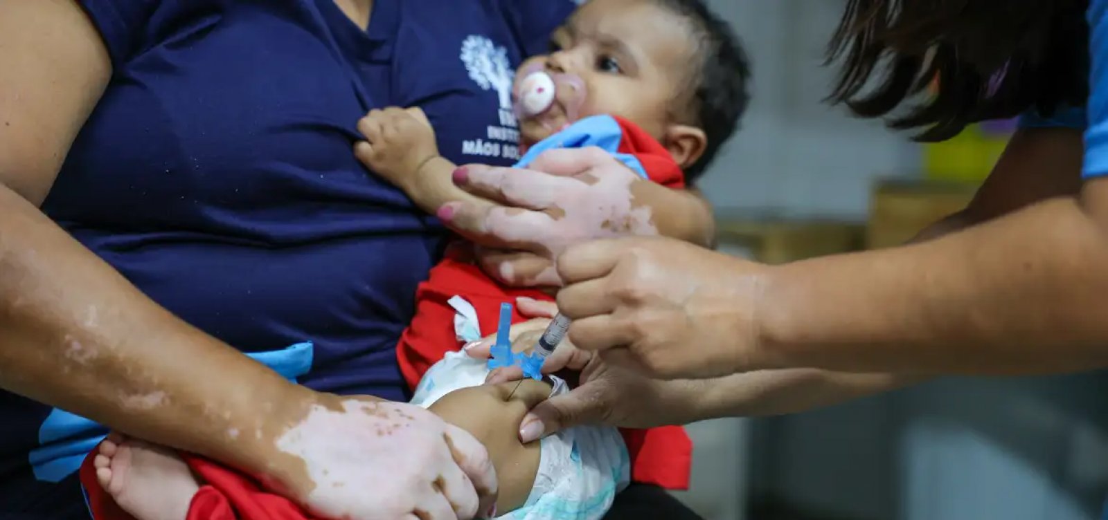 Casos de coqueluche em crianças disparam no Brasil