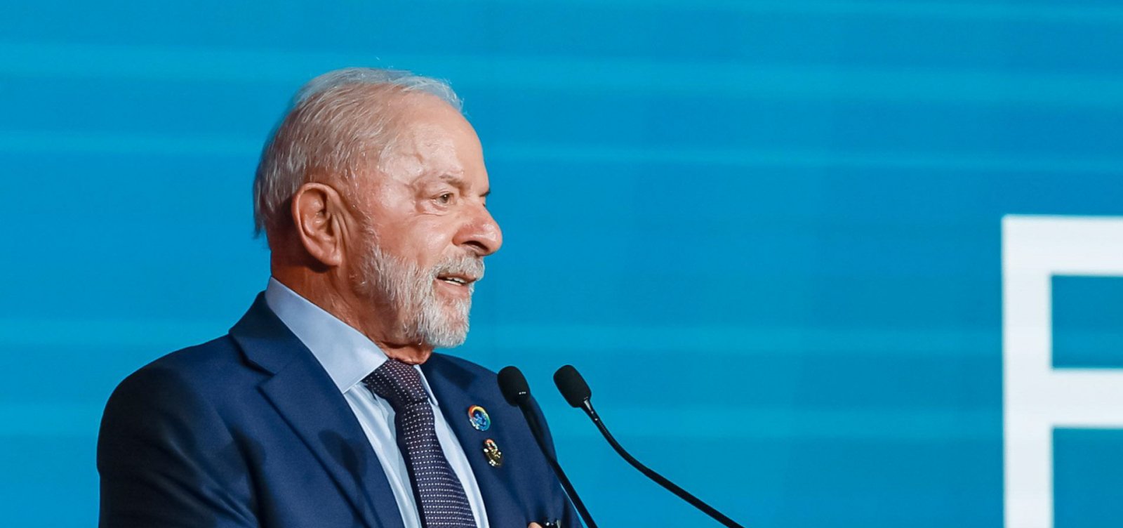 Lula afirma que Congresso vive momento de “baixo nível como nunca antes”