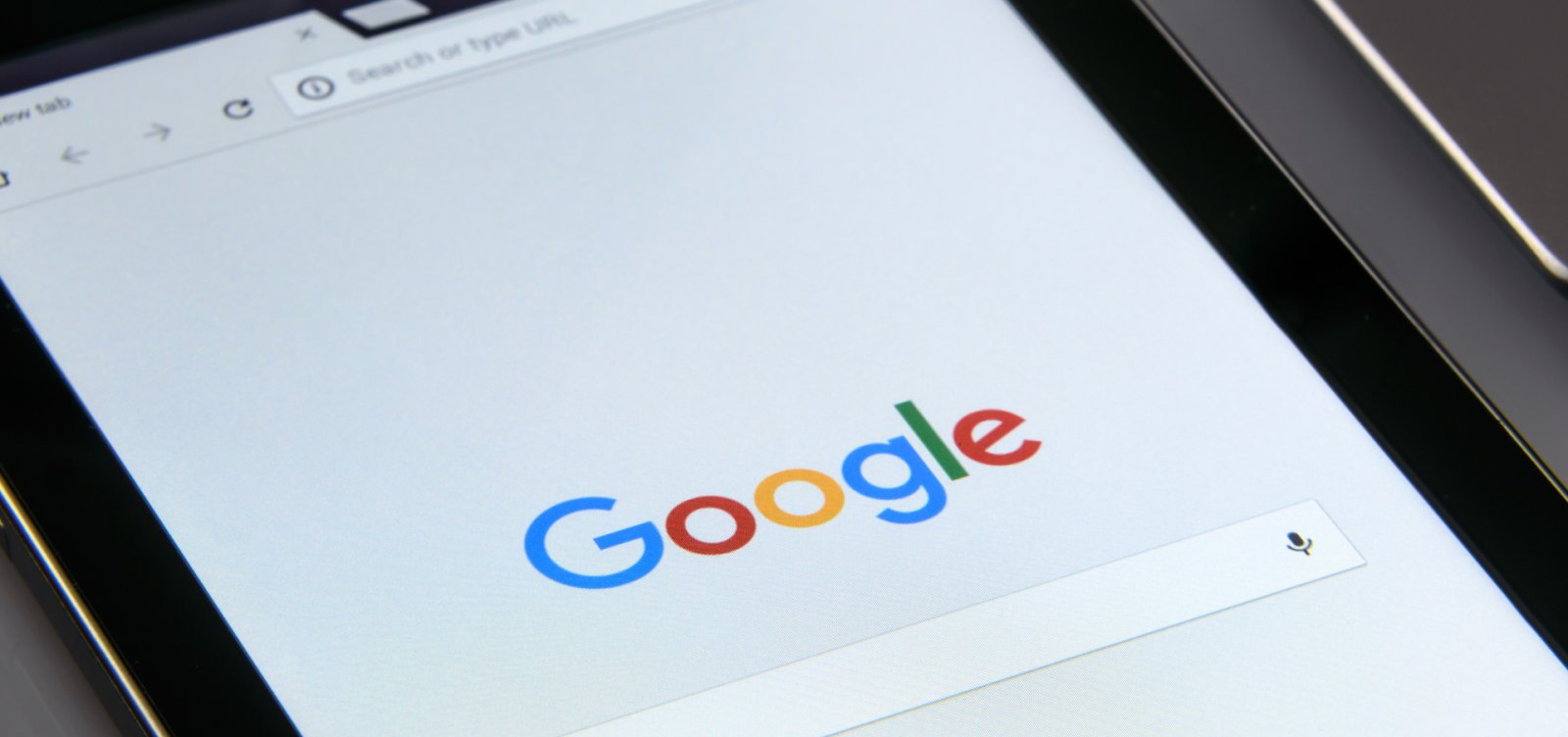 Google lança novas funções para proteger usuários de golpes em celulares
