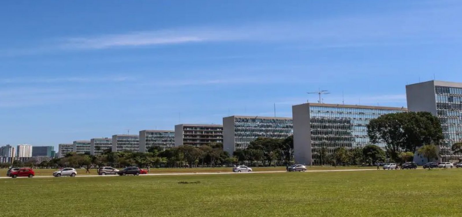 TCU suspende exigência de meta fiscal cheia para 2025