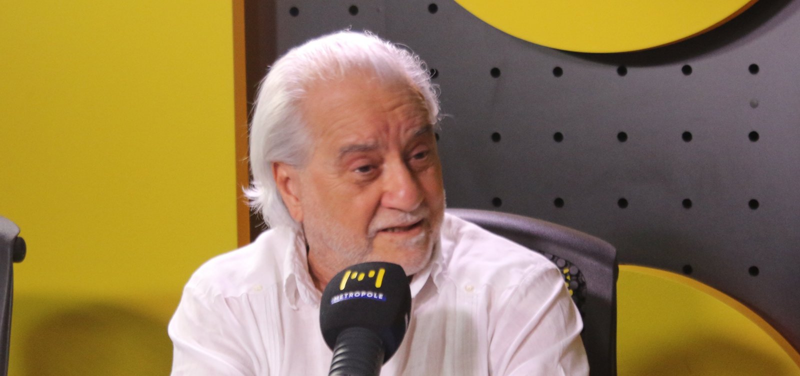 Emiliano José chama EUA de "império em decadência" e questiona a democracia do país 