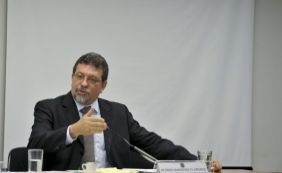 “Jucá deve ser afastado do governo”, afirma líder do PT na Câmara