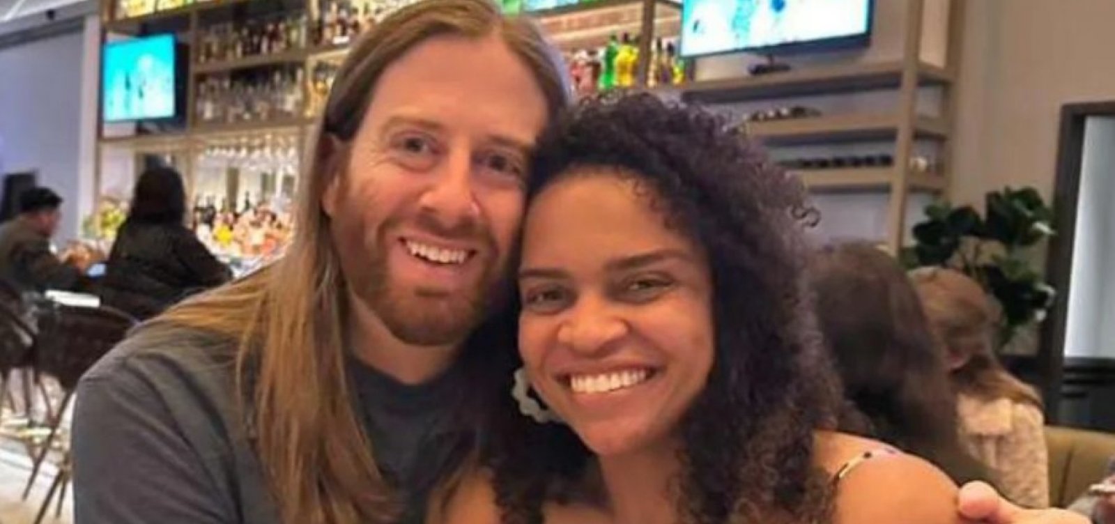 Brasileira presa por imigração dos EUA é libertada, diz marido