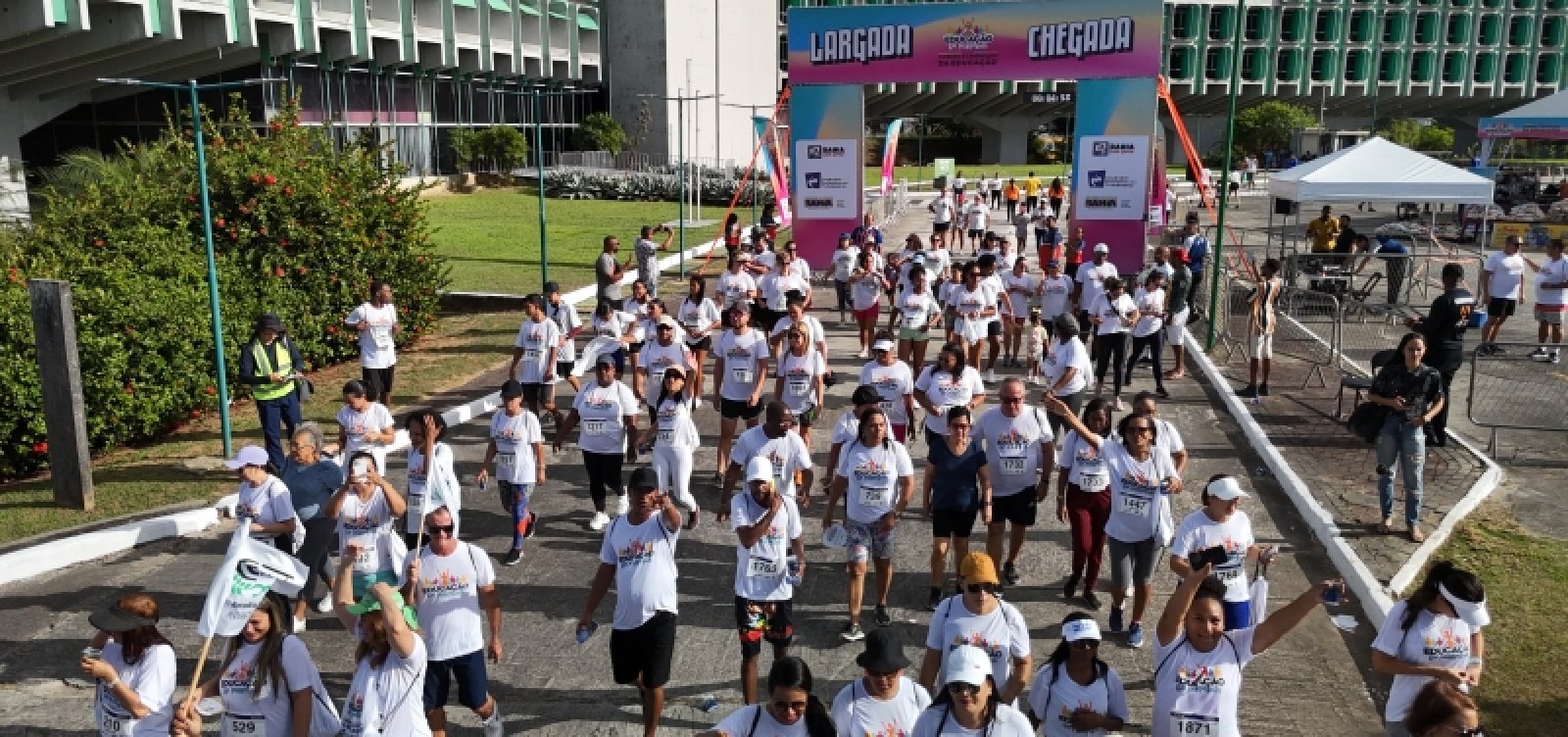 2ª Corrida e Caminhada da Educação reúne 2 mil pessoas no CAB e arrecada mais de 2 toneladas de alimentos