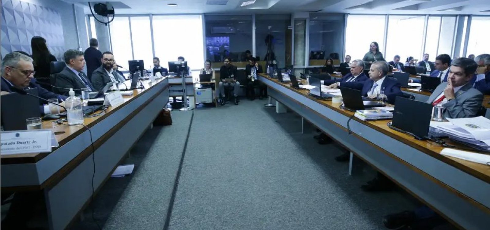 CPMI do INSS ouve nesta segunda investigados por fraudes em associação e conselho