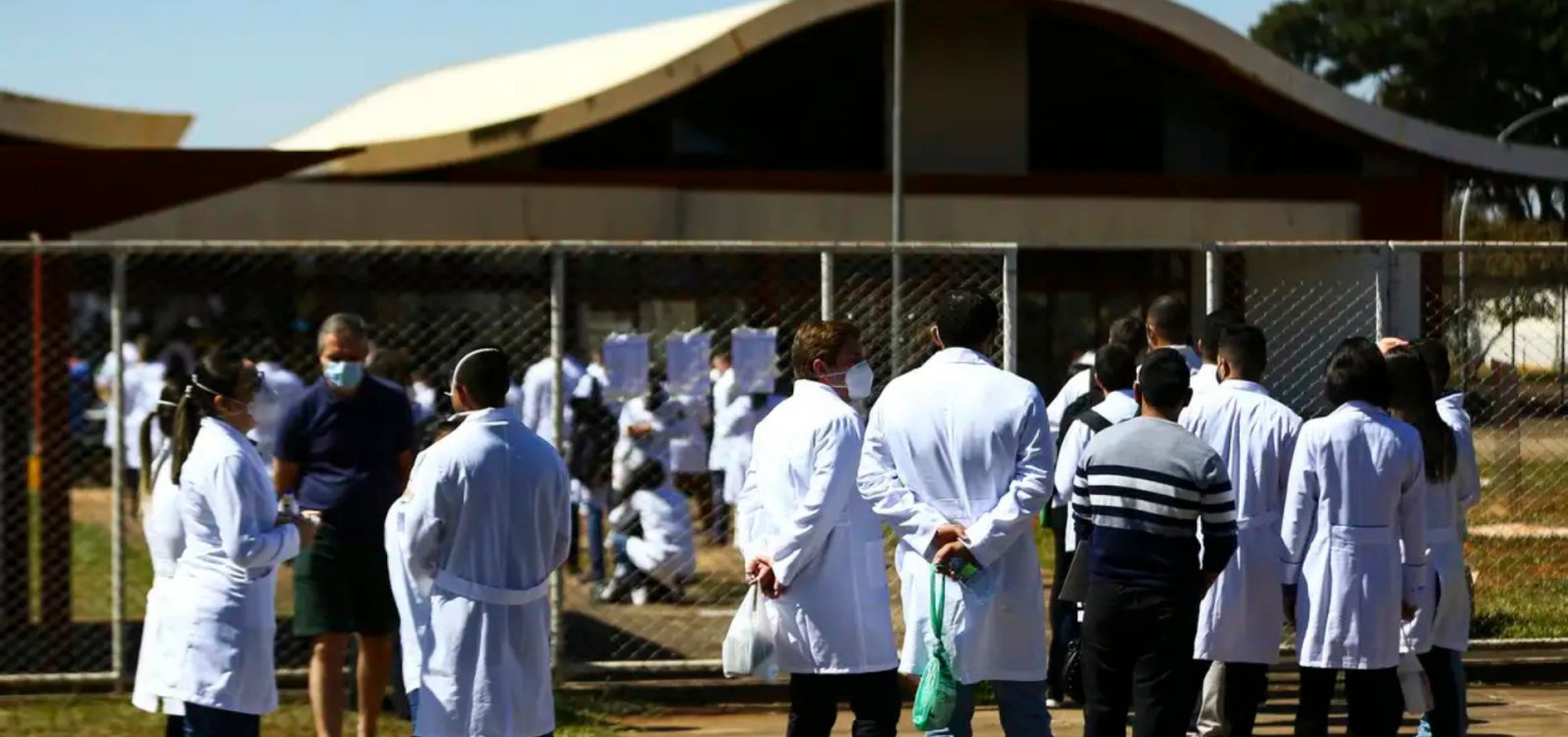  Prazo para envio de diploma médico no Revalida 2025 começa nesta segunda-feira