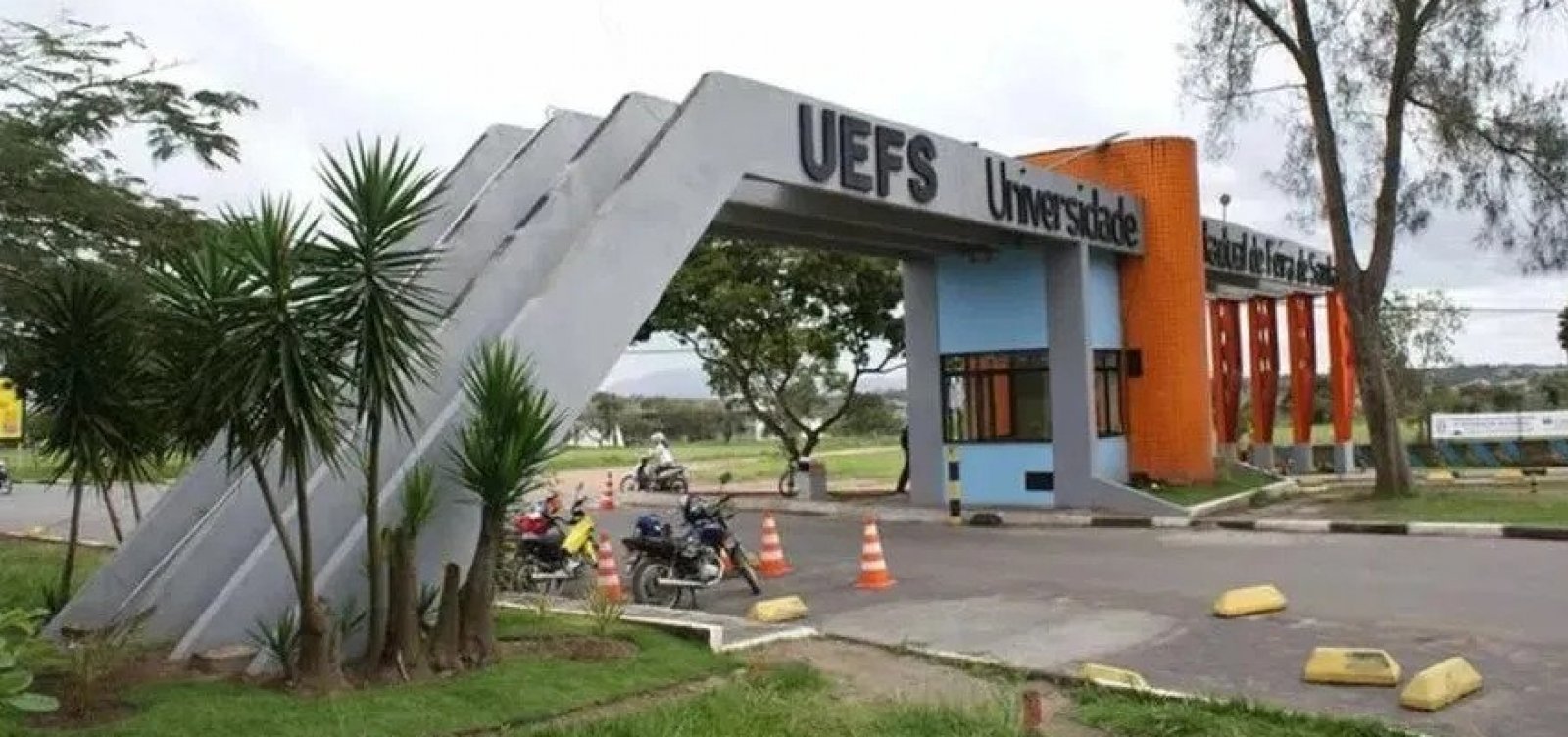 UEFS abre seleção com 66 vagas imediatas e 1.320 para cadastro reserva