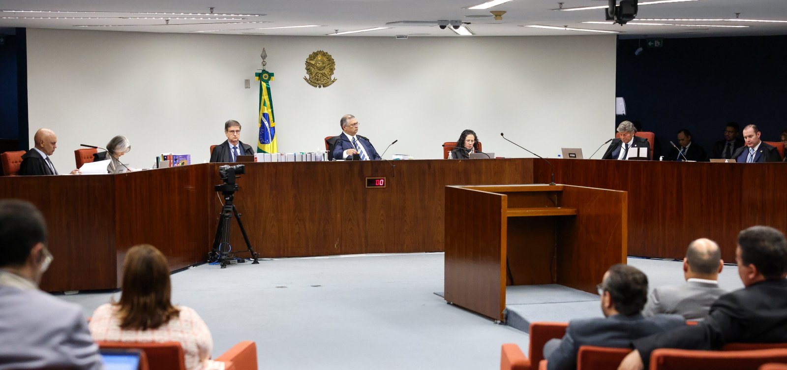 STF forma maioria para condenar réus de grupo responsável por espalhar fake news