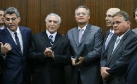 Sob protestos, Temer entrega ao Senado projeto de meta fiscal