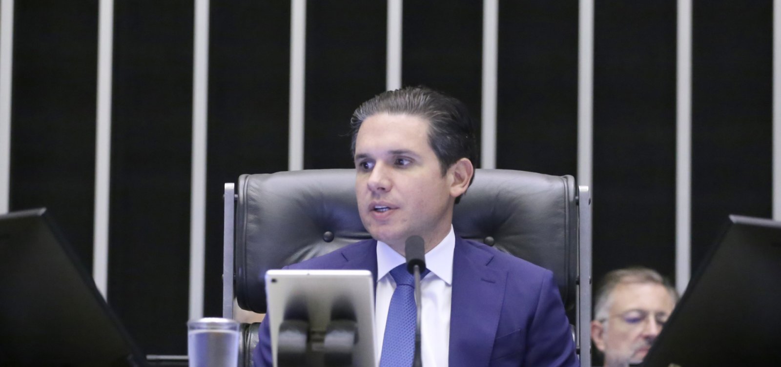 Câmara vai analisar corte de gastos, mas rever isenções tributárias ficará para depois, diz Motta