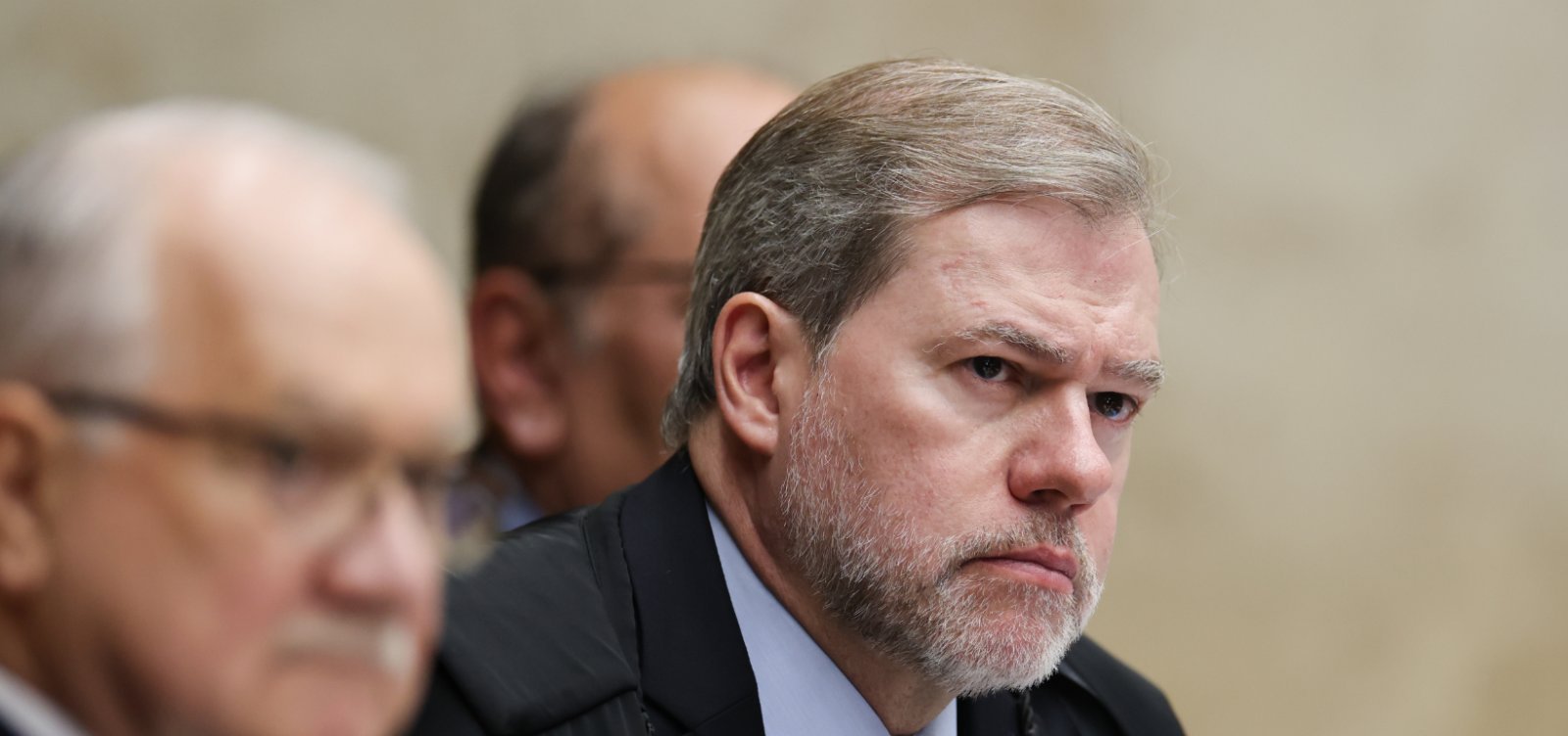 Toffoli chora em sessão do STF e diz que só ministros têm "dimensão da cadeira"