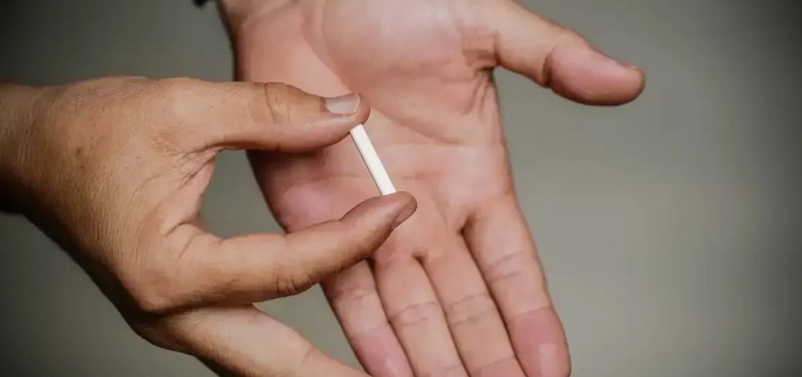 Anvisa interdita implantes hormonais e “farra dos chips” vem à tona