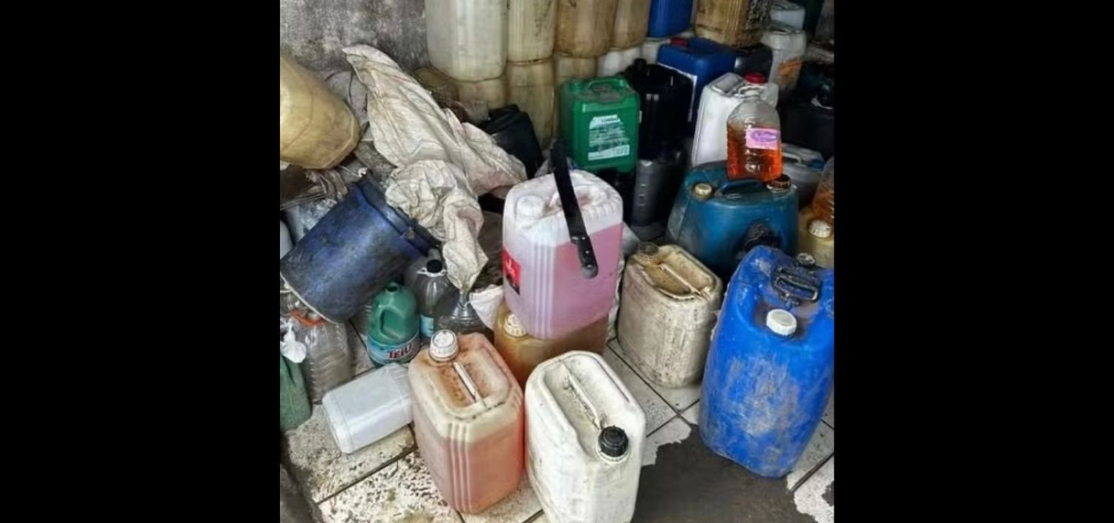 Mil litros de combustível adulterado são encontrados em galpão no sul da Bahia