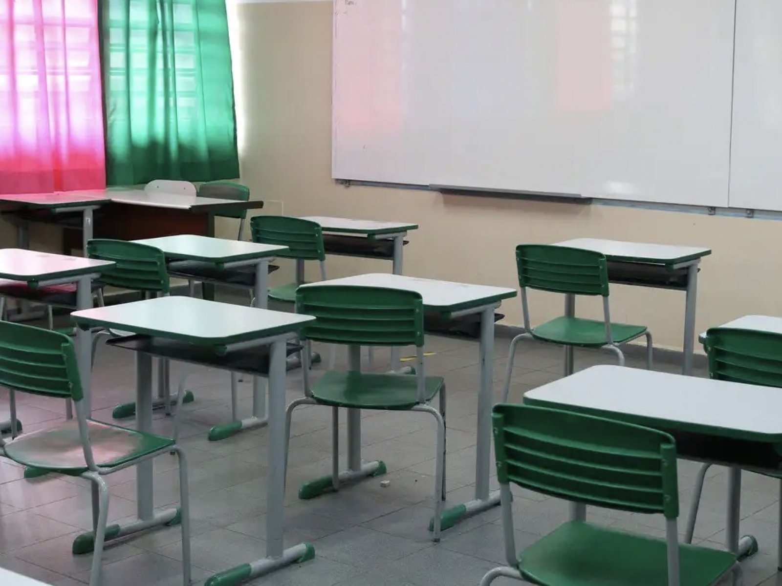 Prova Nacional Docente é aplicada neste domingo em todo Brasil