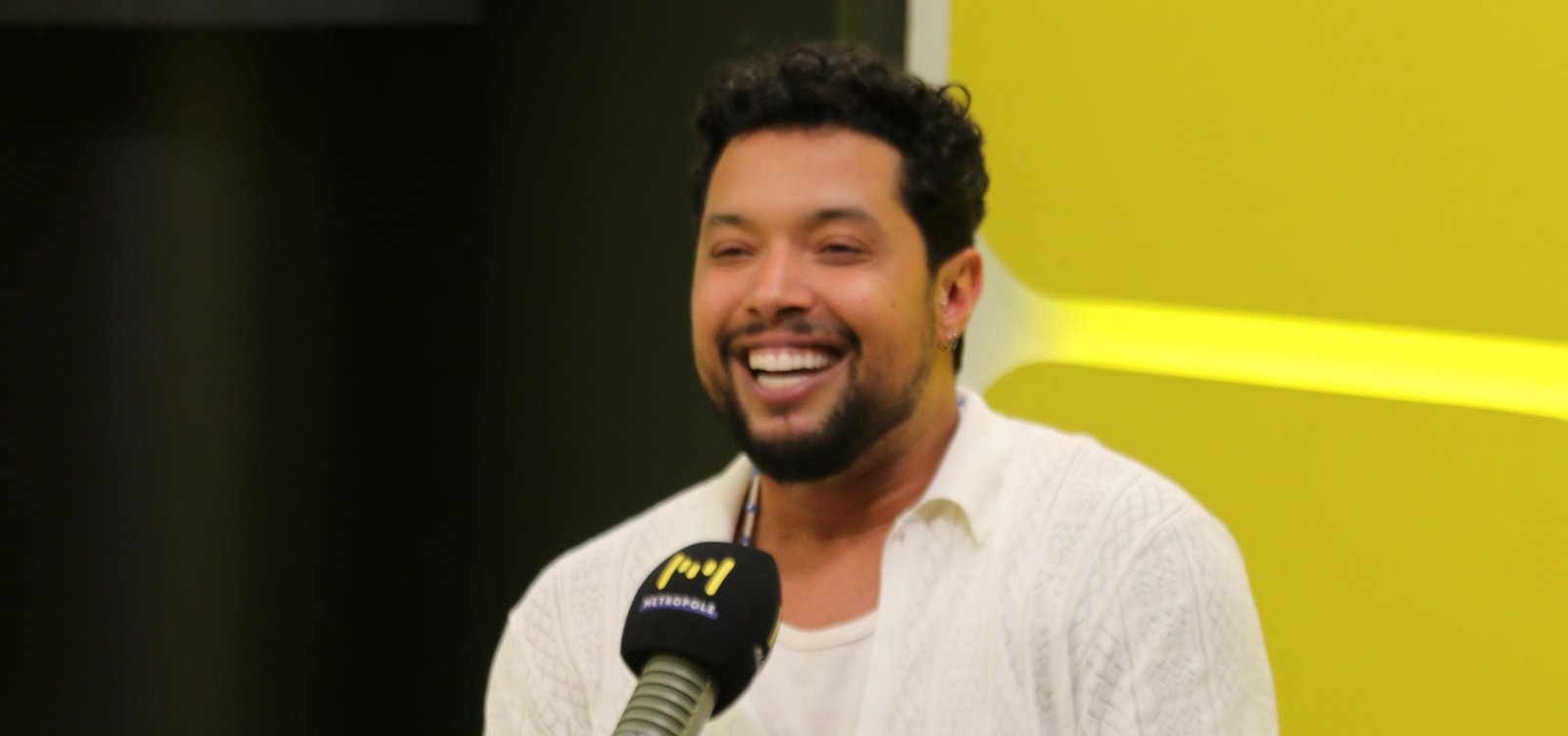 Dinho Junior critica superficialidade nas redes: "Quem conta a melhor mentira leva o benefício"