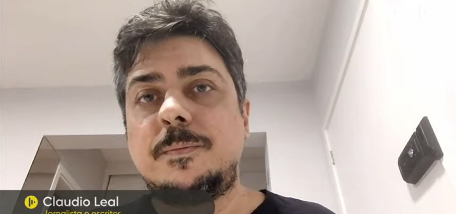 Escritor analisa geração musical dos anos 60 e aponta crise poética na música popular brasileira