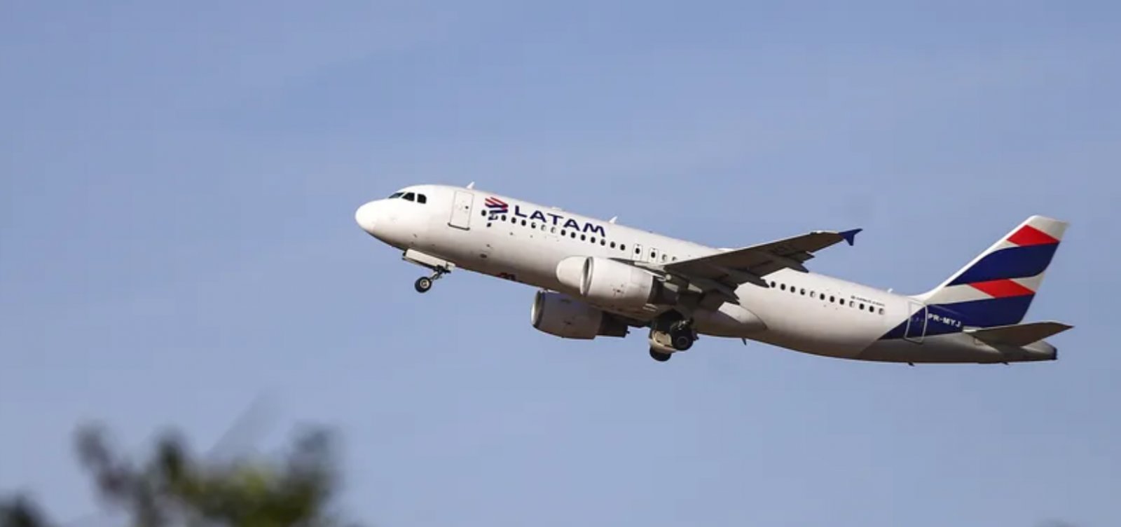 Relator inclui despacho gratuito de malas de até 23 kg em projeto sobre bagagens em voos