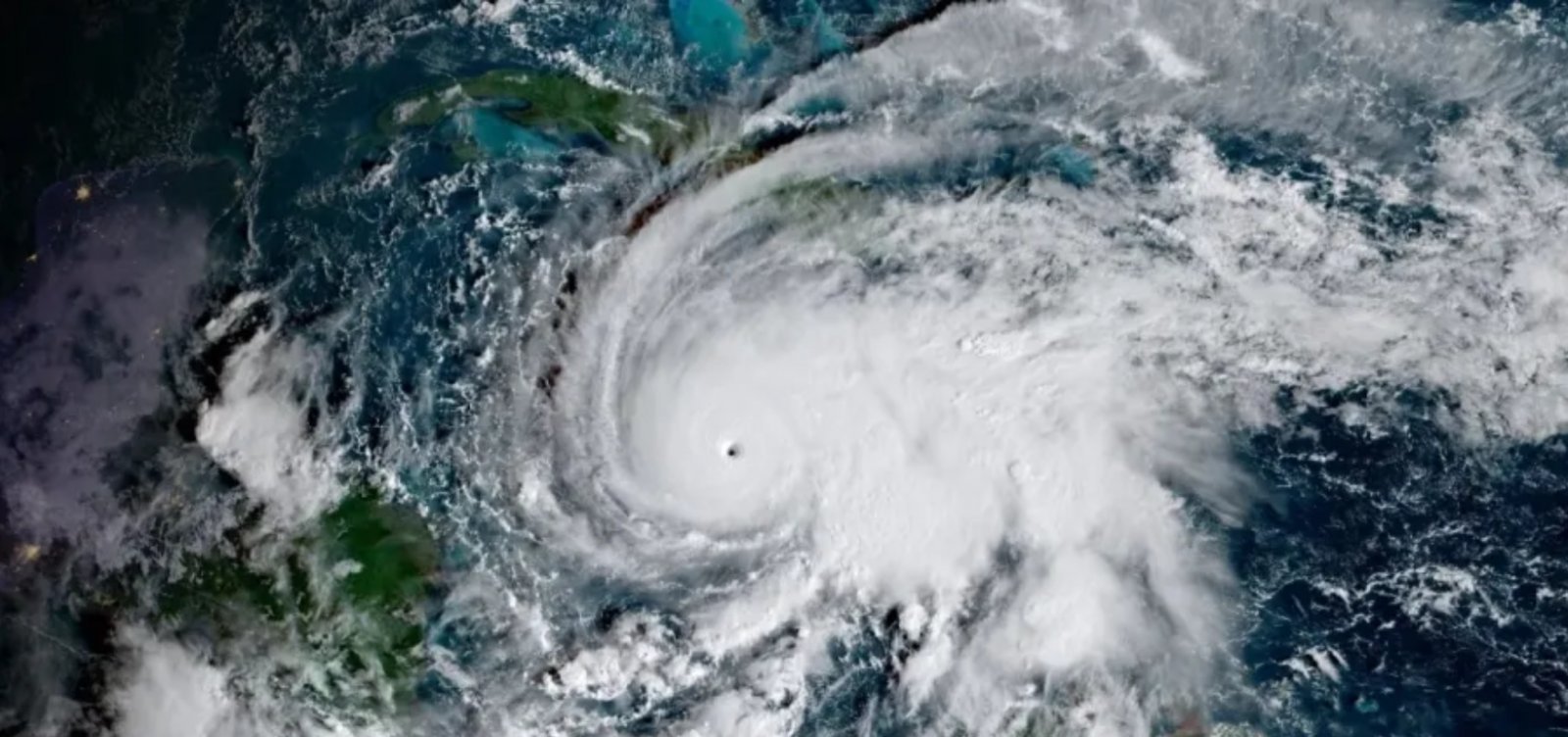 Furacão Melissa chega a Cuba com ventos de 195 km/h após causar destruição na Jamaica