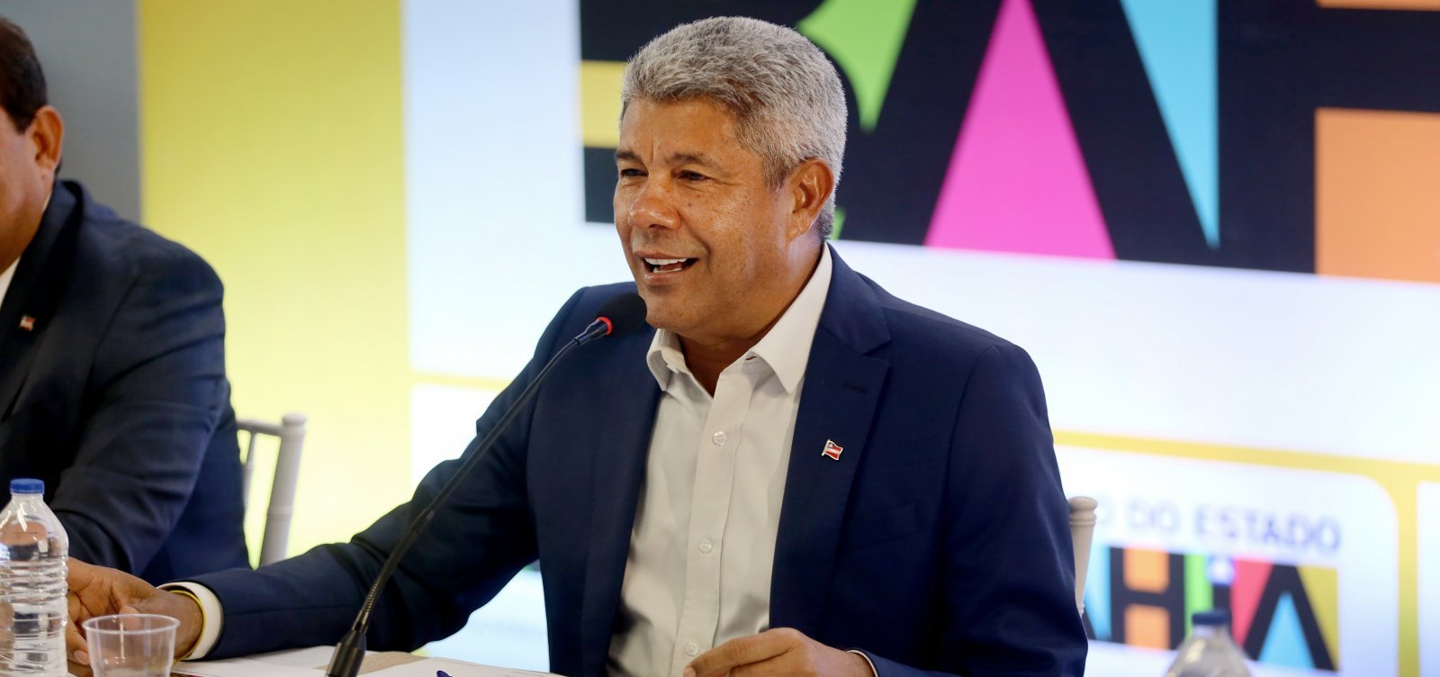 Jerônimo sanciona reajuste de 9% para servidores da Alba, TCE e TCM