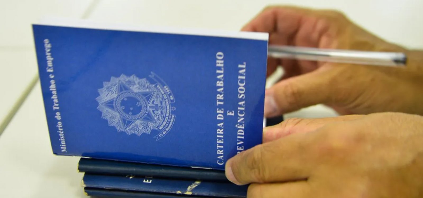 Brasil cria 213 mil vagas formais em setembro puxado pelo setor de serviços