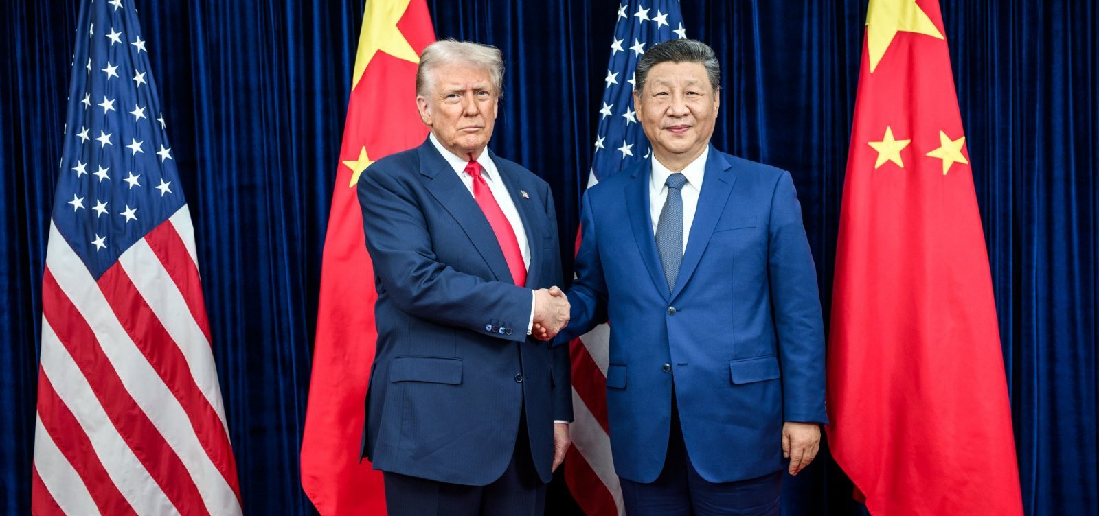 Trump reduz tarifas para China e mantém taxas altas para o Brasil