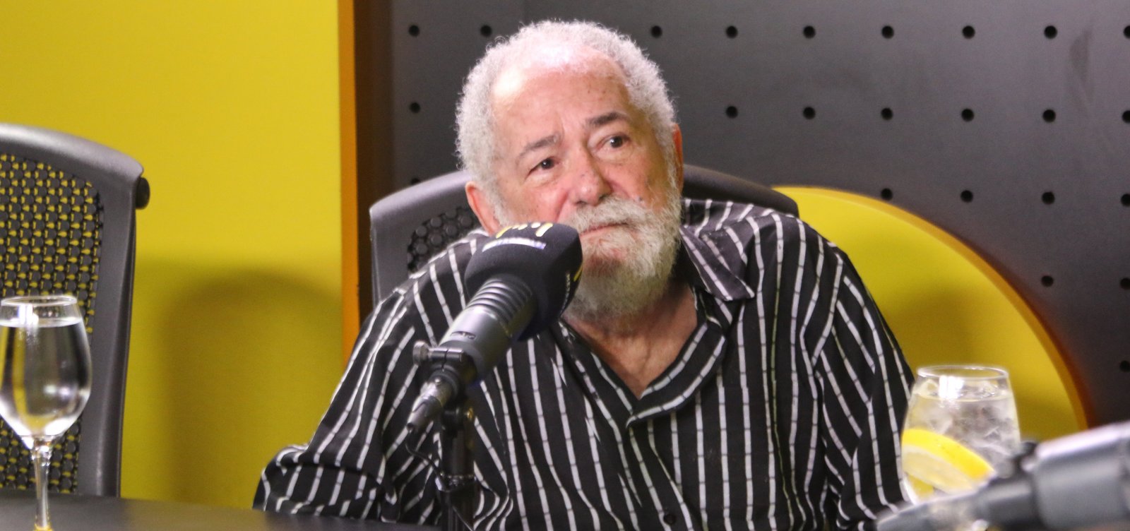 “Bahia me inspira, é minha fonte, minha régua e compasso”, diz José Carlos Capinam