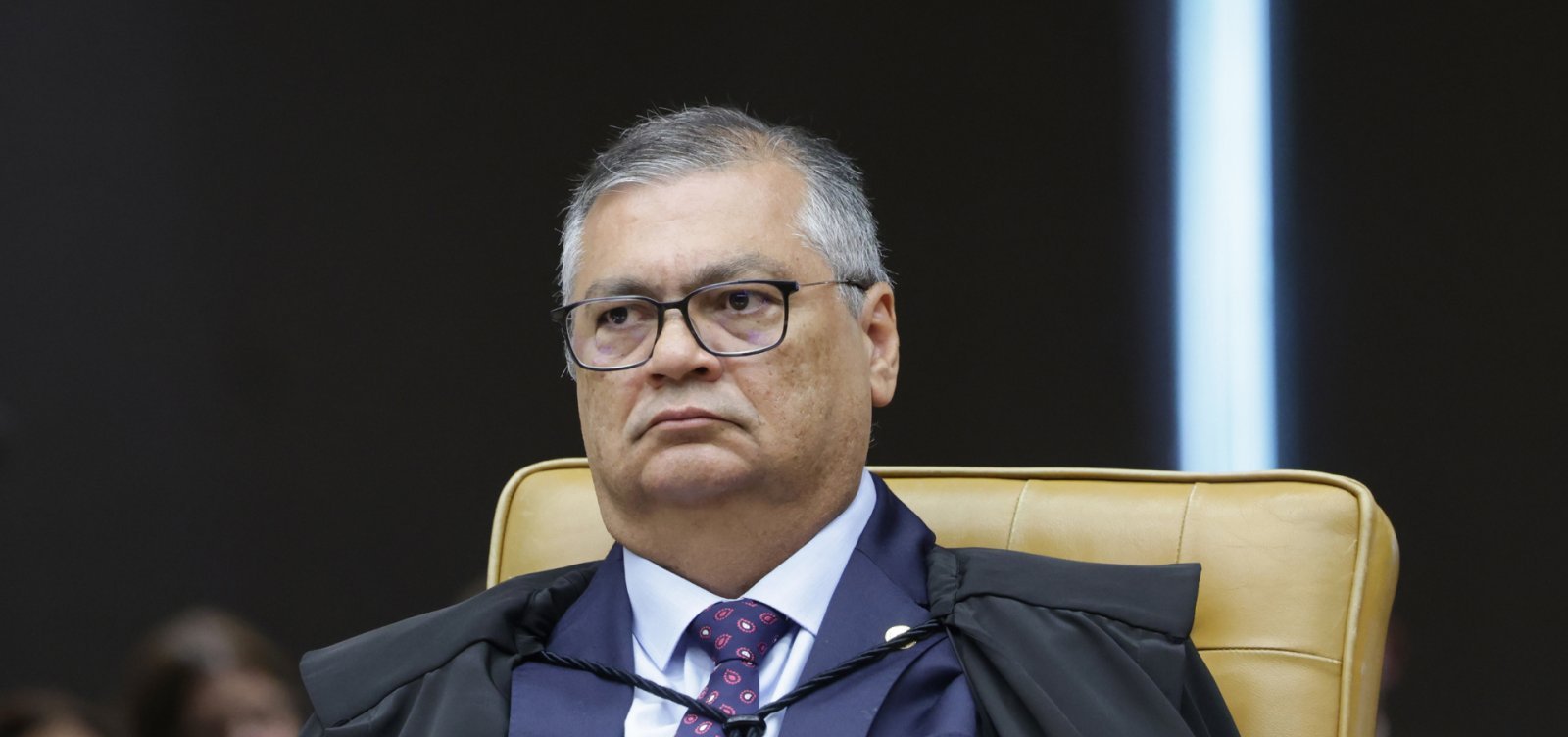 Dino cobra explicação sobre uso de emendas Pix em empresas ligadas ao Perse