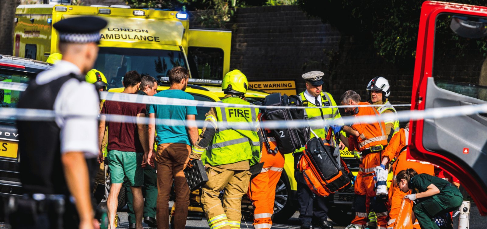 Ataque a facadas em trem deixa nove feridos graves no centro da Inglaterra