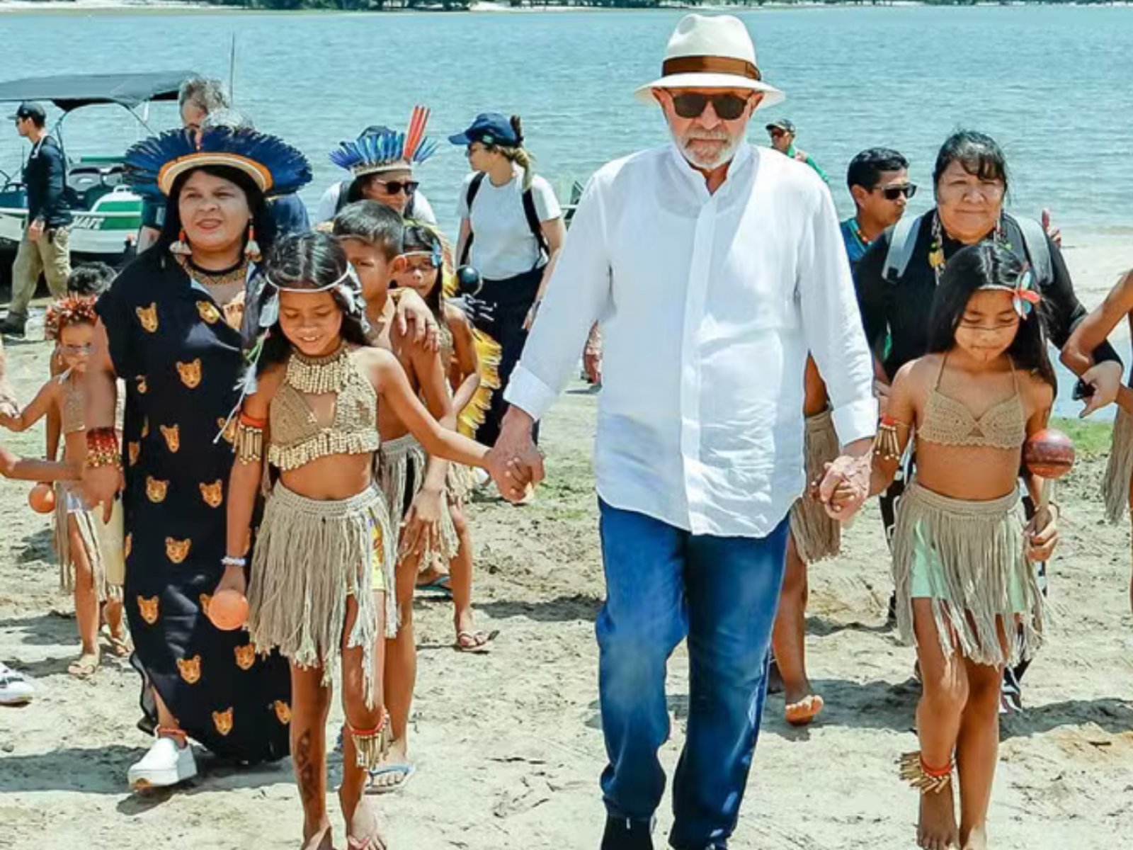 Lula diz que demarcação de terras indígenas não depende só do presidente