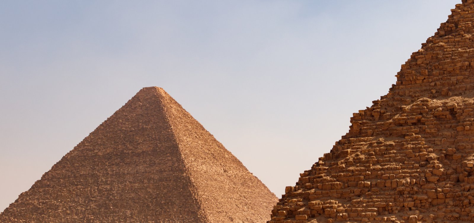 Egito inaugura Grande Museu Egípcio ao lado das Pirâmides de Gizé