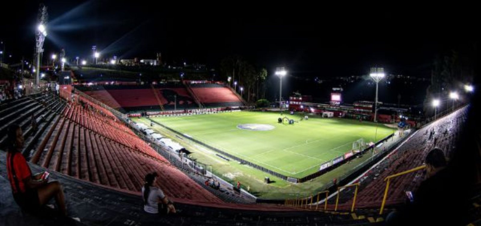 Vitória x Internacional: onde assistir, prováveis escalações e arbitragem
