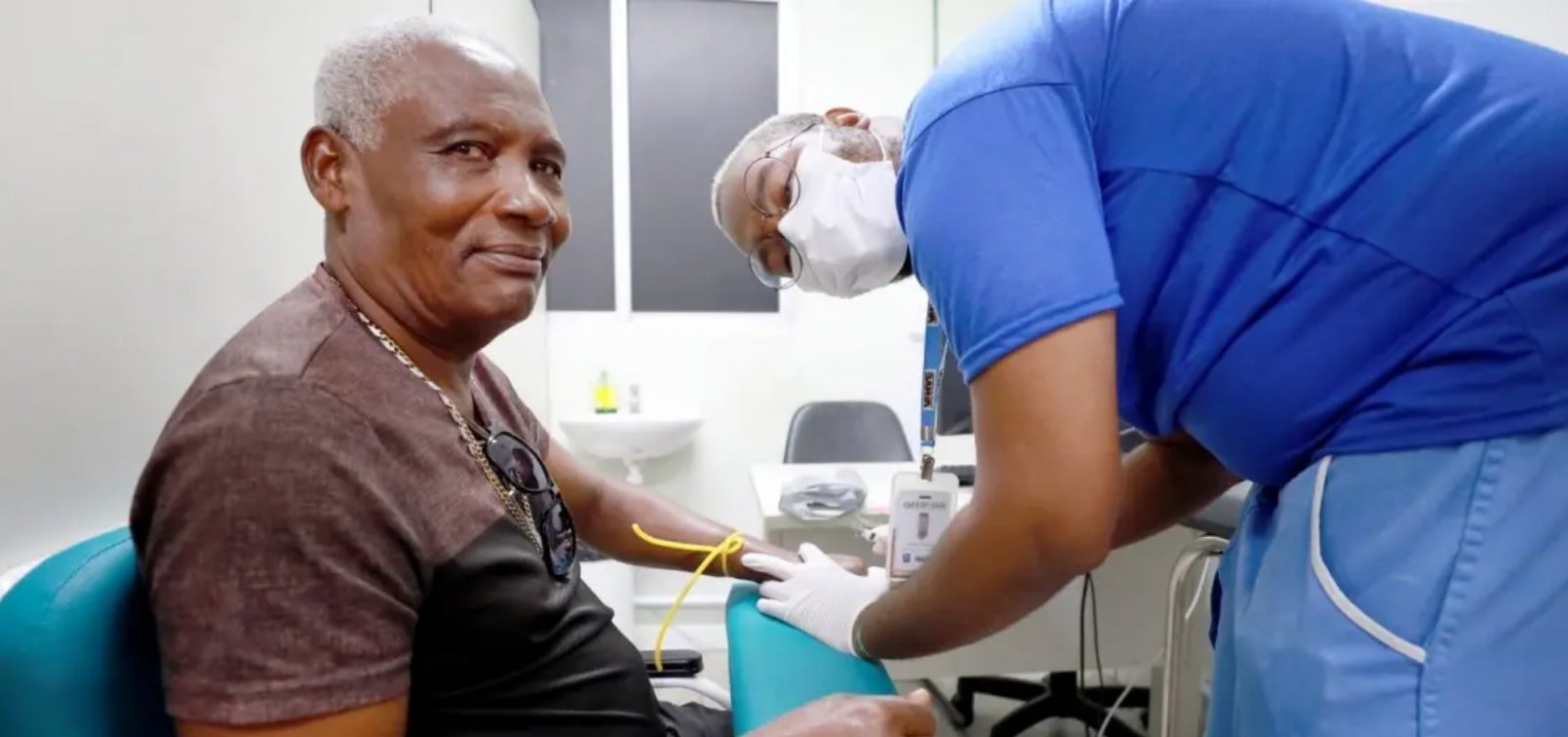 Sesab oferece mais de 17 mil vagas para consultas e exames do Novembro Azul em Salvador