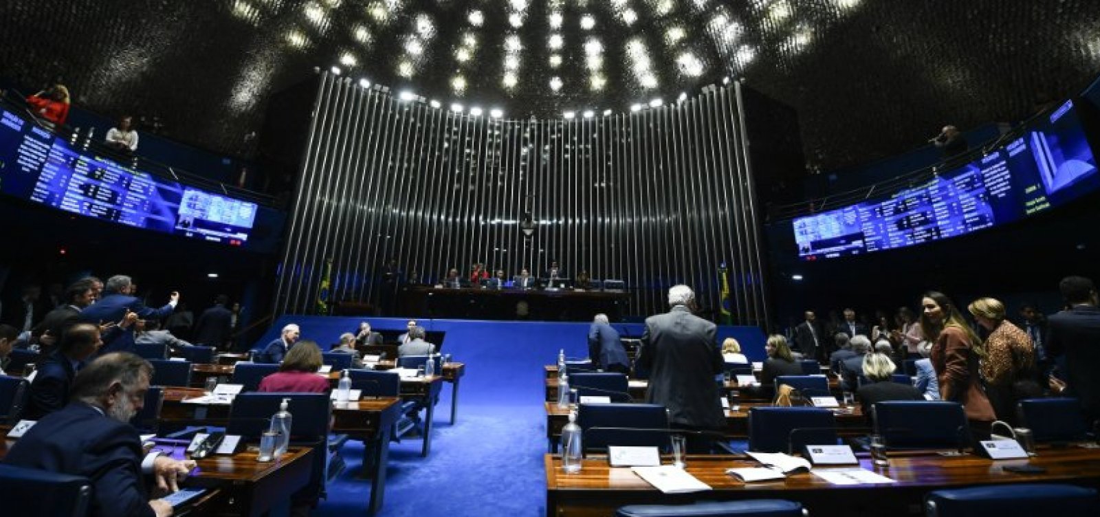 Senado deve votar projeto de isenção do IR até R$ 5 mil nesta quarta