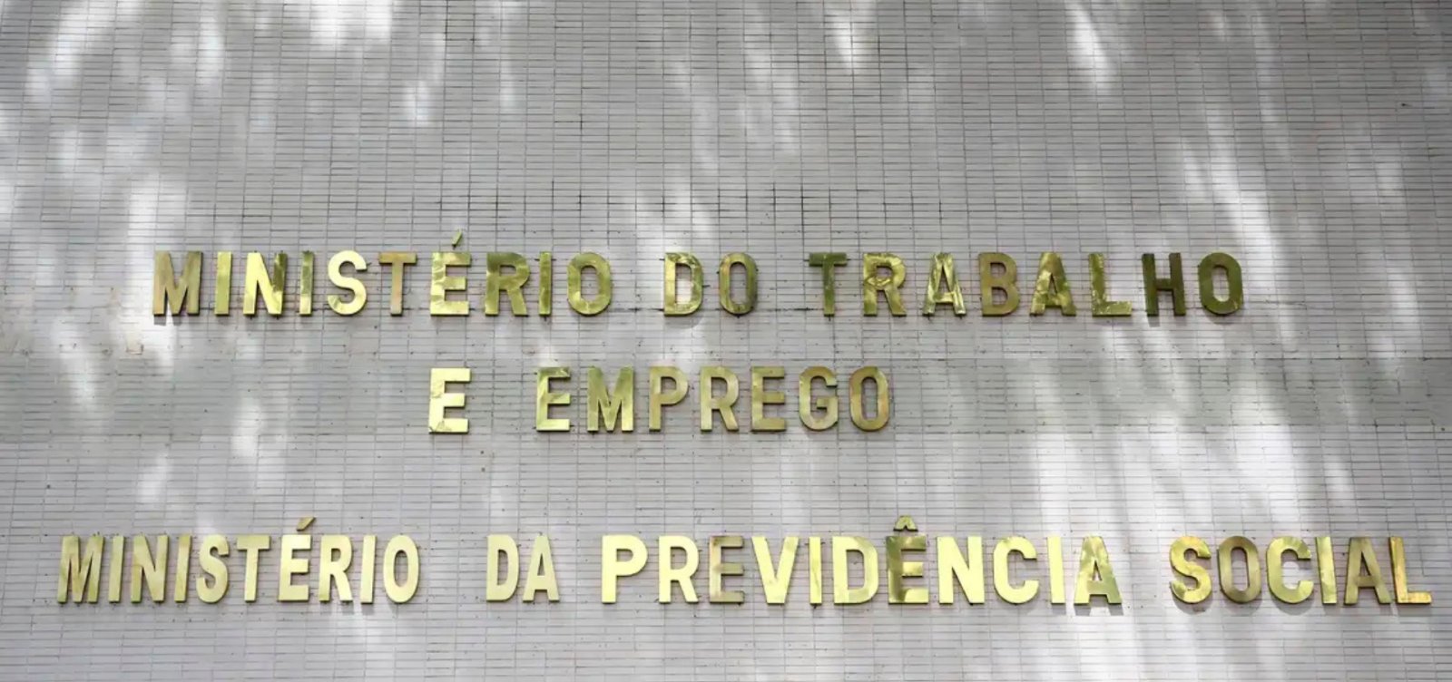 Prazo para aposentados contestarem descontos indevidos no INSS termina em 14 de novembro