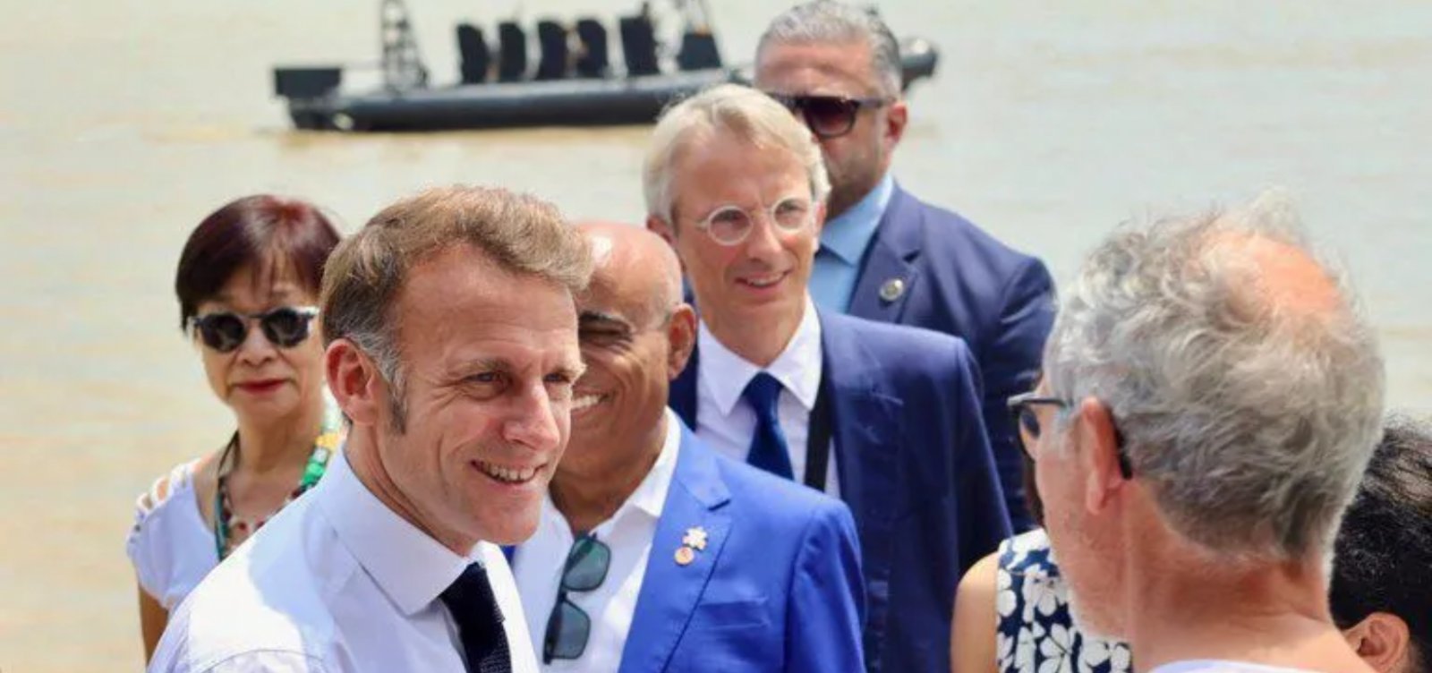 Macron inicia visita à Amazônia com agenda climática antes da Cúpula da COP30 em Belém