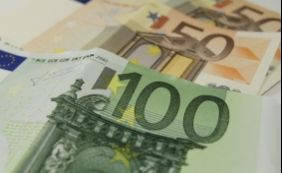 Zona do Euro anuncia acordo para ajudar a Grécia com 10,3 bilhões de euros