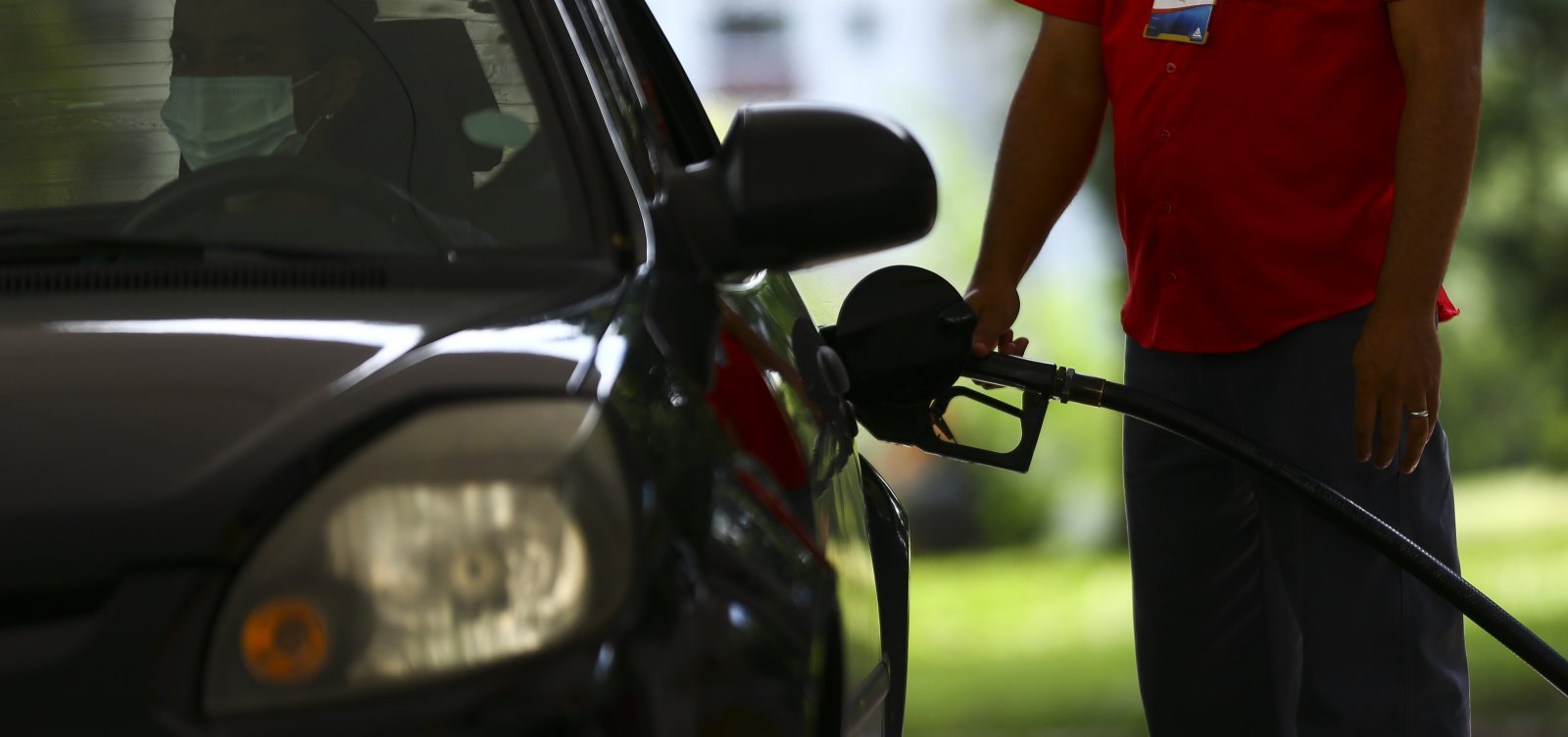 Preço da gasolina impulsiona inflação em Salvador, aponta IBGE