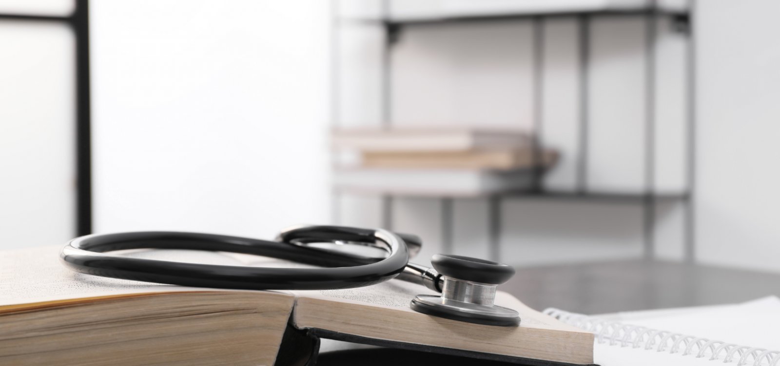 Governo da Bahia abre 60 vagas para estudantes de baixa renda cursarem medicina em Cuba