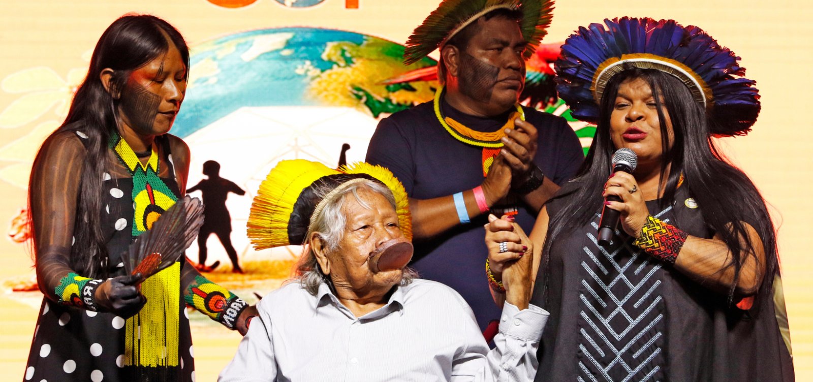 COP30: "Falei com Lula e Macron para não perfurar petróleo aqui, nem permitir o Ferrogrão", diz Cacique Raon