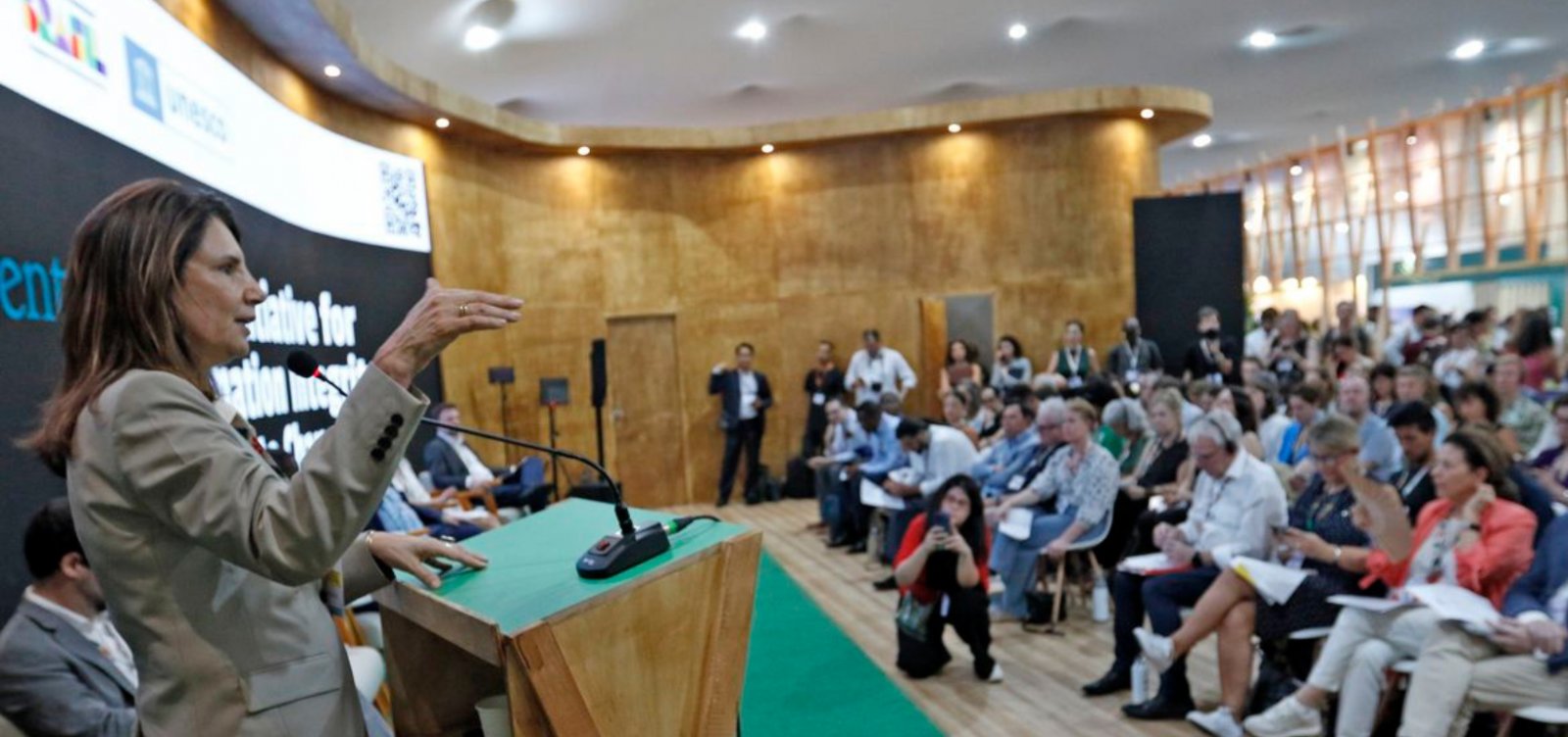 Coalizão global liderada pelo Brasil lança declaração contra desinformação climática na COP30